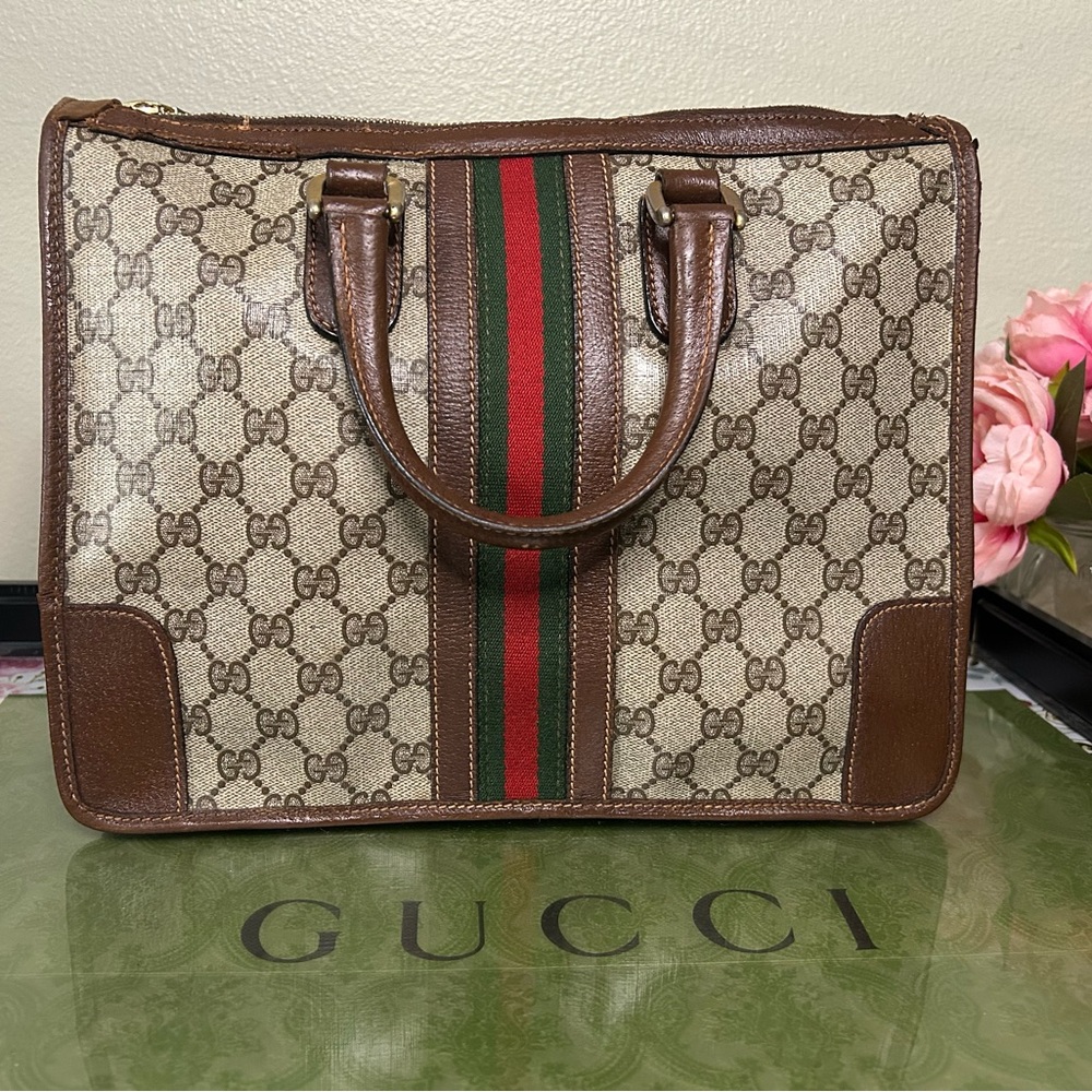 Gucci Beige and Brown Monogram 2-Way - Main zipper has been replaced - Picture 10 of 11
